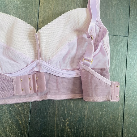 Triumph Underwear Wired Crop Sports Bra with Metallic Thread - Picture 11 of 15